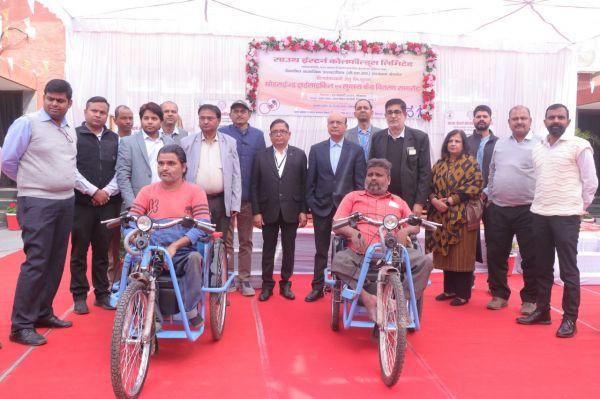 एसईसीएल ने दिव्यांगजनों को किया मोटराइज्ड ट्राईसाइकिल एवं सुगम्य केन का वितरण