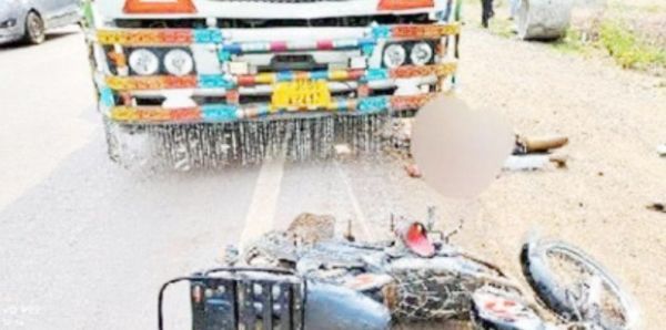 मालवाहक की चपेट  में अधेड़ की मौत 