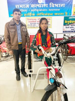 जमुनी-उषा को मोटराइज्ड ट्राइसिकल