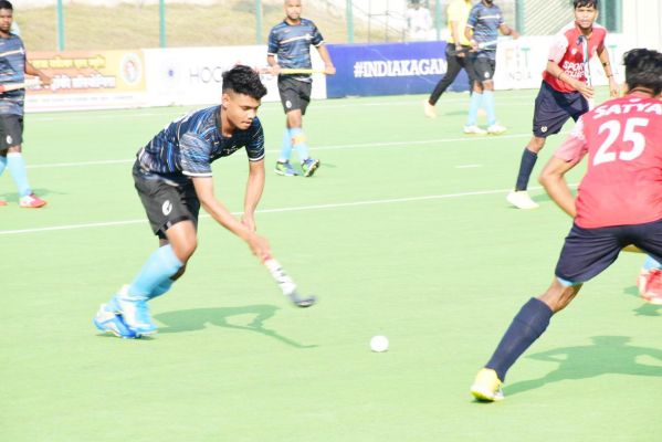 मेजबान जिला हॉकी संघ की सैफई के  हाथों 6-3 गोल से एकतरफा हार