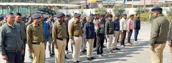 मौन धारण कर राष्ट्रपिता व वीर शहीदों को नमन