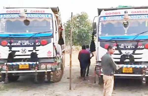 रेत घाट में कार्रवाई करने  पहुंची टीम पर हमला