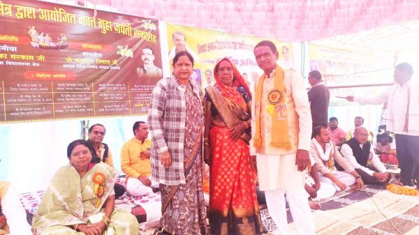  भक्त गुहा जयंती समारोह में शामिल हुईं पूर्व विधायक