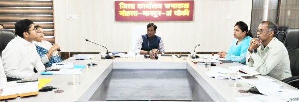 शासन के पत्रों का जवाबदेही से करें निराकरण 