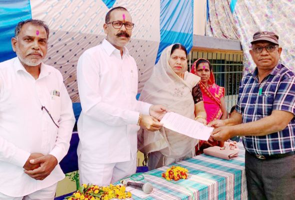 थूहा हायर सेकण्डरी स्कूल  में वार्षिकोत्सव 