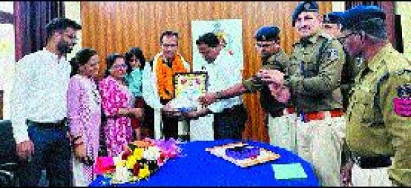 सेवानिवृति पर सहायक उप निरीक्षक को दी विदाई