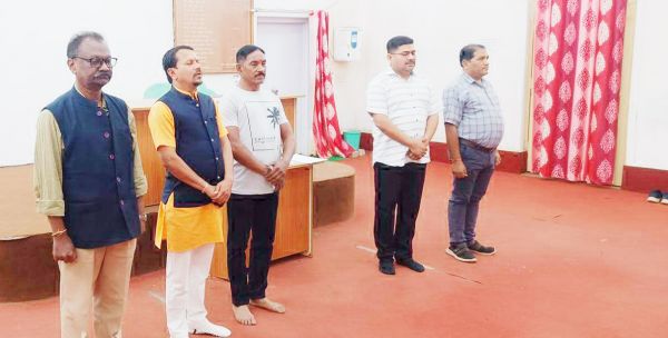 निगम में गांधी को दी श्रद्धांजलि