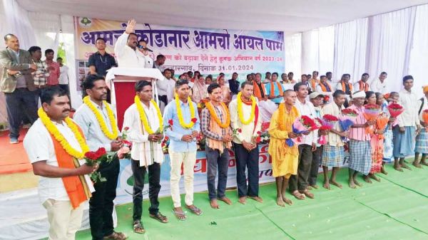 कन्हारगांव में ऑयल पॉम रोपण अभियान का विधायक ने किया शुभारंभ