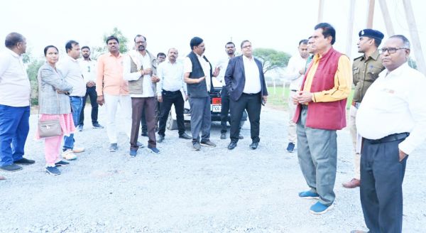 कलेक्टर ने राजिम मेला  तैयारियों का लिया जायजा