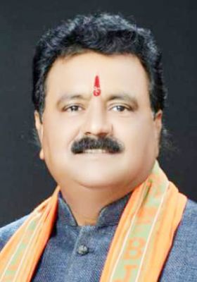 सीनियर नेताओं और कार्यकर्ताओं  का सहयोग मिला  - शशि 