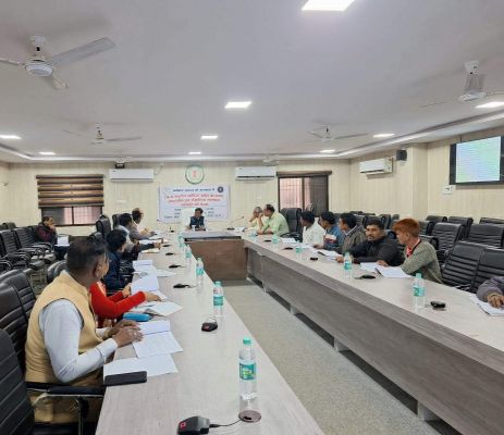 कलेक्टर ने पालक संघ और अफसरों की ली बैठक