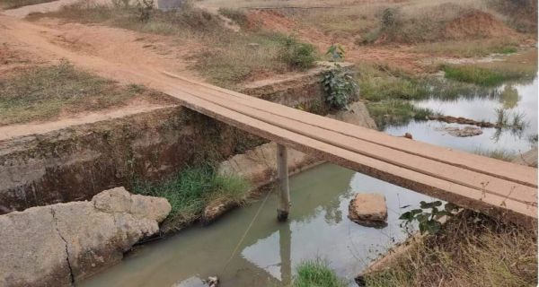 पुलिया निर्माण के साढ़े 3 लाख सरपंच-सचिव ने डकारे