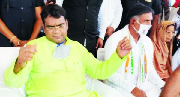 विधानसभा में दो गुट, आम चुनाव में एकजुट, नवागढ़ में कांग्रेस की नई मुसीबत 