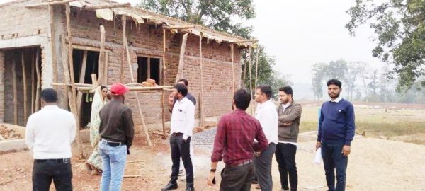 जल्द आवास पूर्ण करने हितग्राहियों को किया प्रेरित