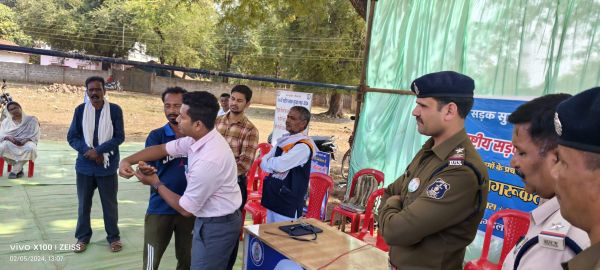 कुदालगाँव में यातायात  पुलिस की जन चौपाल