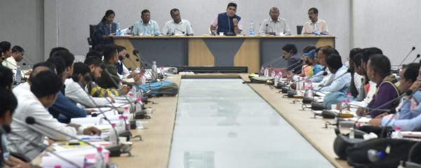 नकली खाद की शिकायत पर तत्काल करें कार्रवाई