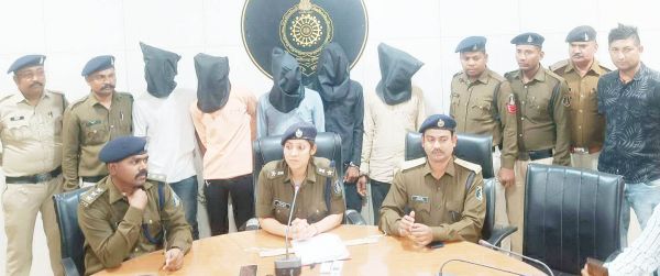 सुपारी देकर शिक्षक की हत्या, 5 बंदी 