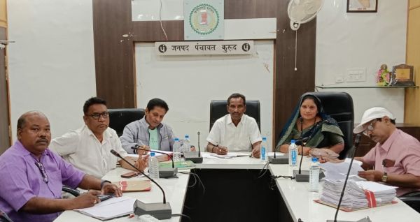 शिक्षा स्थायी समिति ने किया 1077 आवेदनों का अनुमोदन