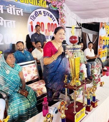 क्रिकेट के प्रति दीवानगी से नगरी को मिलेगी नई पहचान-डॉ. लक्ष्मी