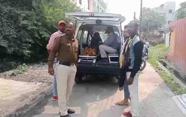 फायनेंस कंपनी के कर्मी ने  लगाई फांसी, जांच 