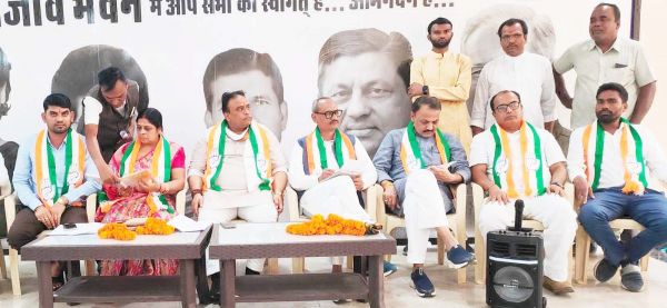 भाजपा धर्म पर कांग्रेस कर्म पर आधारित राजनीति की पक्षधर - दीपक