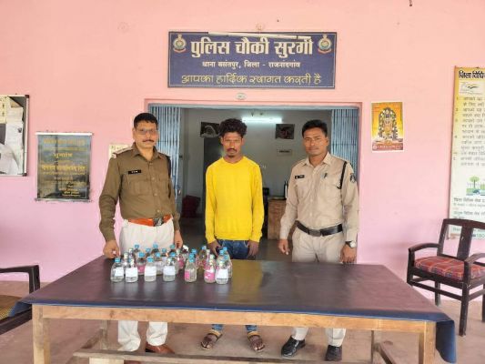 शराब बेचते आरोपी पकड़ाया