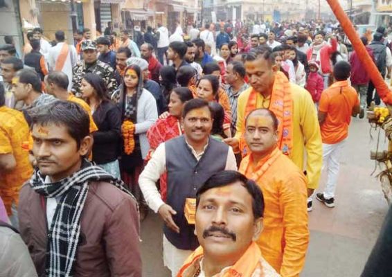 रामलला के दर्शन कर बस्तर के 80 सदस्यों का दल लौटा