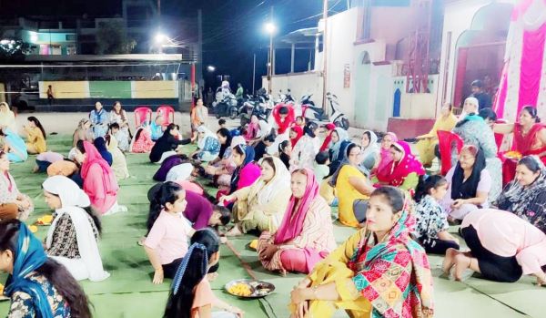 सिंधी कॉलोनी में मातृ-पितृ पूजन कार्यक्रम 