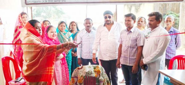 वार्ड में राशन दुकान का शुभारंभ 