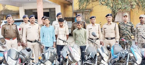 बाईक चोर गिरोह पकड़ाया, 3 गिरफ्तार, 14 बाइक बरामद  