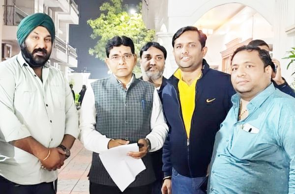 खेलमंत्री टंकराम से मिले विवेक