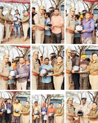 25 लोगों ने हेलमेट पहनने की ली शपथ