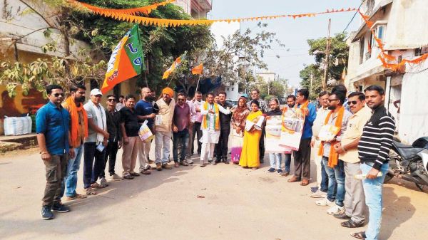 आमचुनाव की तैयारी शुरू, कार्यकर्ता पहुंच रहे घर-घर