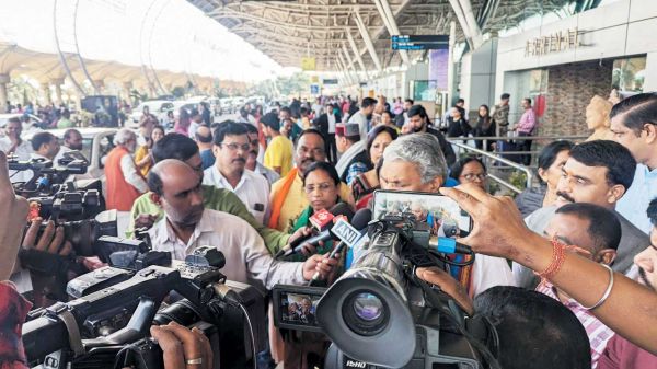 ओडिशा प्रवास के दौरान लता उसेंडी का स्वागत