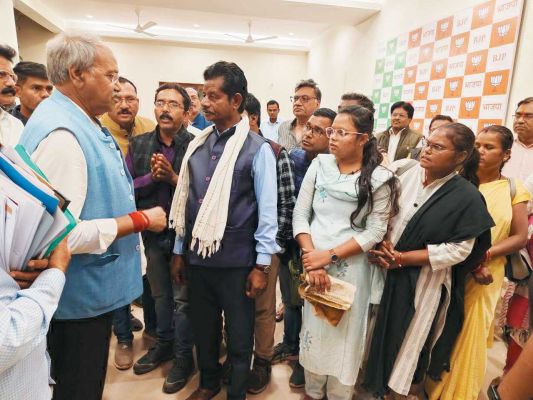 शिक्षा मंत्री से मिला समाधान का आश्वासन