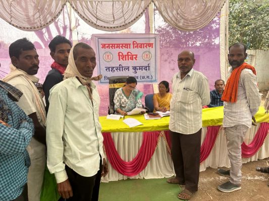 शिविर में 20 किसानों को ऋण पुस्तिका का वितरण