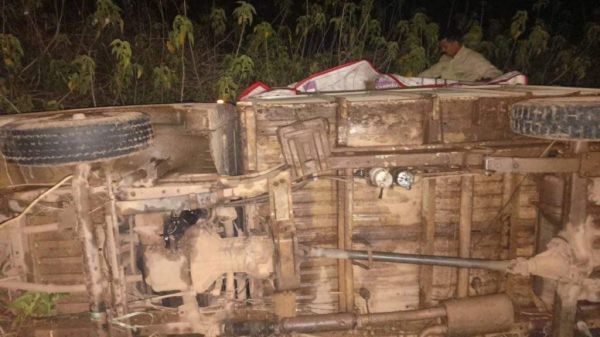 पिकअप पलटी,  दो  गंभीर