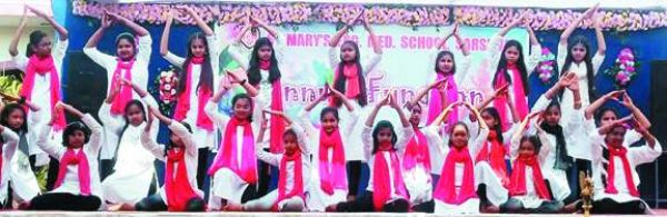 संत मैरी स्कूल में वार्षिकोत्सव