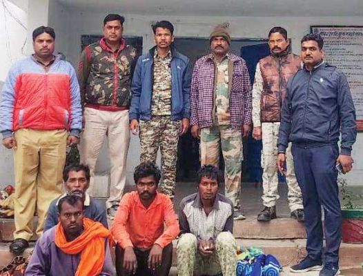 सेंधमारी कर चोरी, 4 आरोपी गिरफ्तार