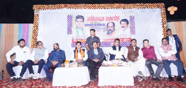 ट्रक मालिक संघ ने मंत्री वर्मा का किया अभिनंदन