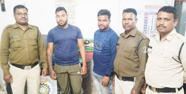 जुआ खिलाने में संलिप्त दो पर प्रतिबंधात्मक कार्रवाई