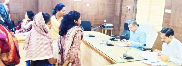 जनदर्शन में शिकायत-समस्याओं  से संबंधित 48 अर्जियां मिली