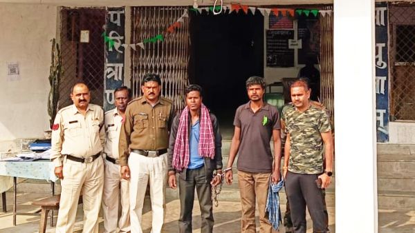 अवैध संबंध, पत्नी- प्रेमी की दोस्त संग मिलकर हत्या, 2 गिरफ्तार