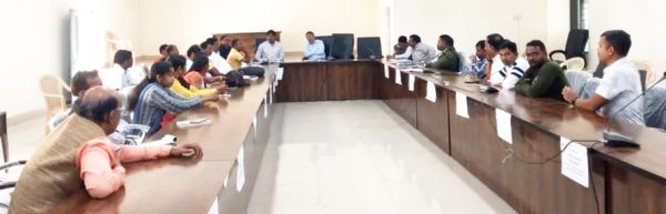 सडक़ निर्माण को लेकर त्रिपक्षीय बैठक, कई निर्णय