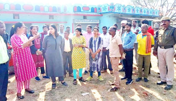जिपं सीईओ ने निर्माण कार्यों का किया निरीक्षण