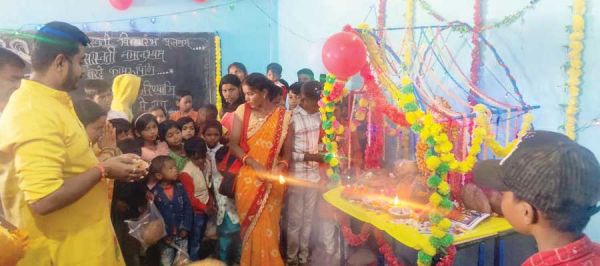 सशिमं में सरस्वती पूजा