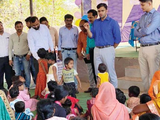कुपोषण मिटाने विटामिन ए -आयरन की खुराक