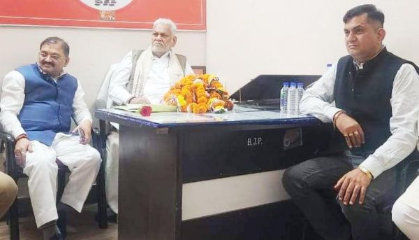 जिले में उद्योग लगाने  की मांग