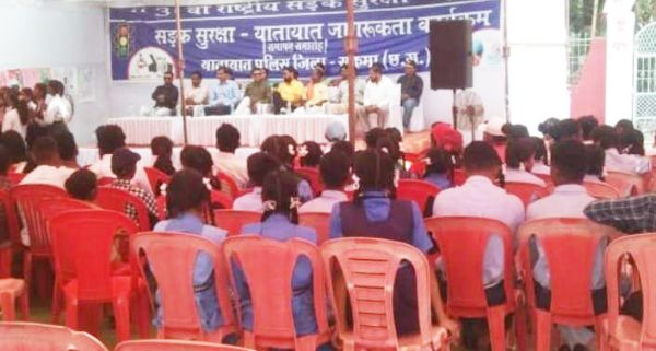 सडक़ सुरक्षा माह का समापन