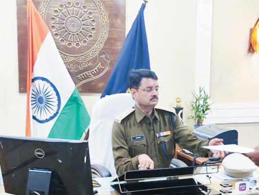नए एसपी रजनेश सिंह ने संभाला कार्यभार